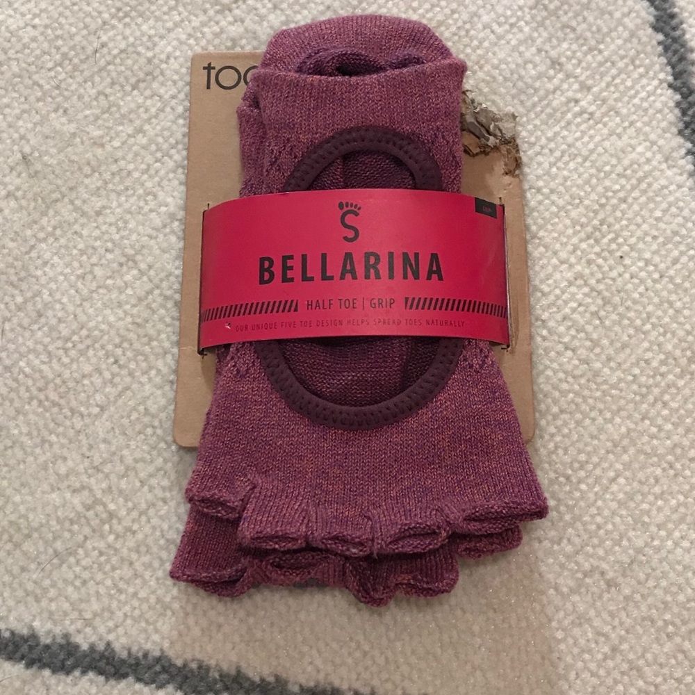 Yoga toe socks